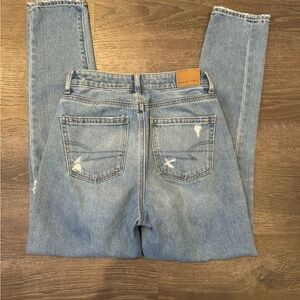 00 American Eagle ripped jeans